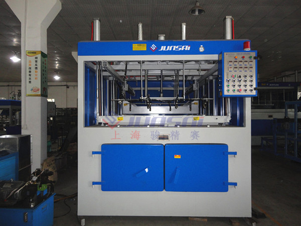 單頭厚片<a href=http://www.evce.com.cn/ target=_blank class=infotextkey>吸塑機(jī)</a>1.jpg